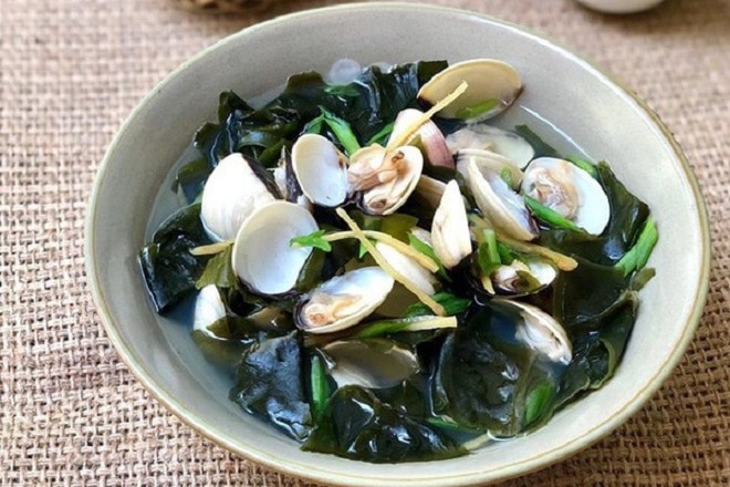 CÁCH NẤU CANH RONG BIỂN KHÔNG TANH THANH LỌC CƠ THỂ Cách nấu canh rong biển với ngao không tanh