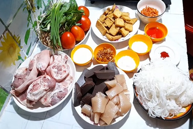 nguyên liệu nấu bún riêu giò heo