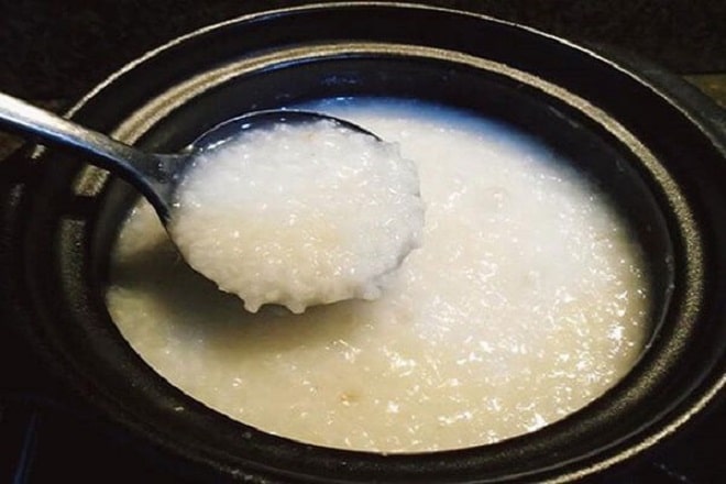 Nấu cháo trắng